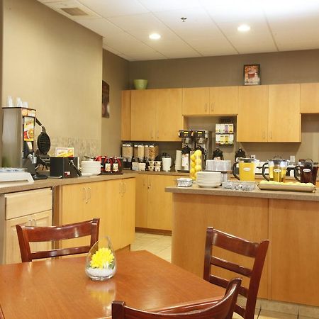 Stonebridge Hotel ดอว์สันครีก ภายนอก รูปภาพ