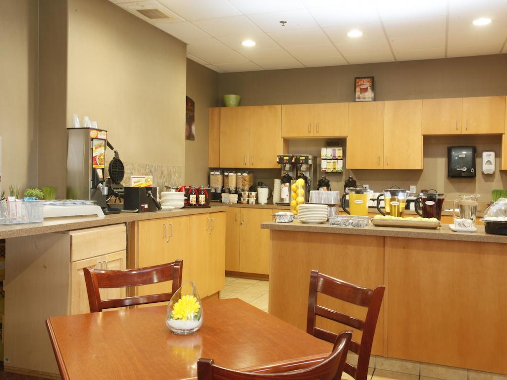 Stonebridge Hotel ดอว์สันครีก ภายนอก รูปภาพ